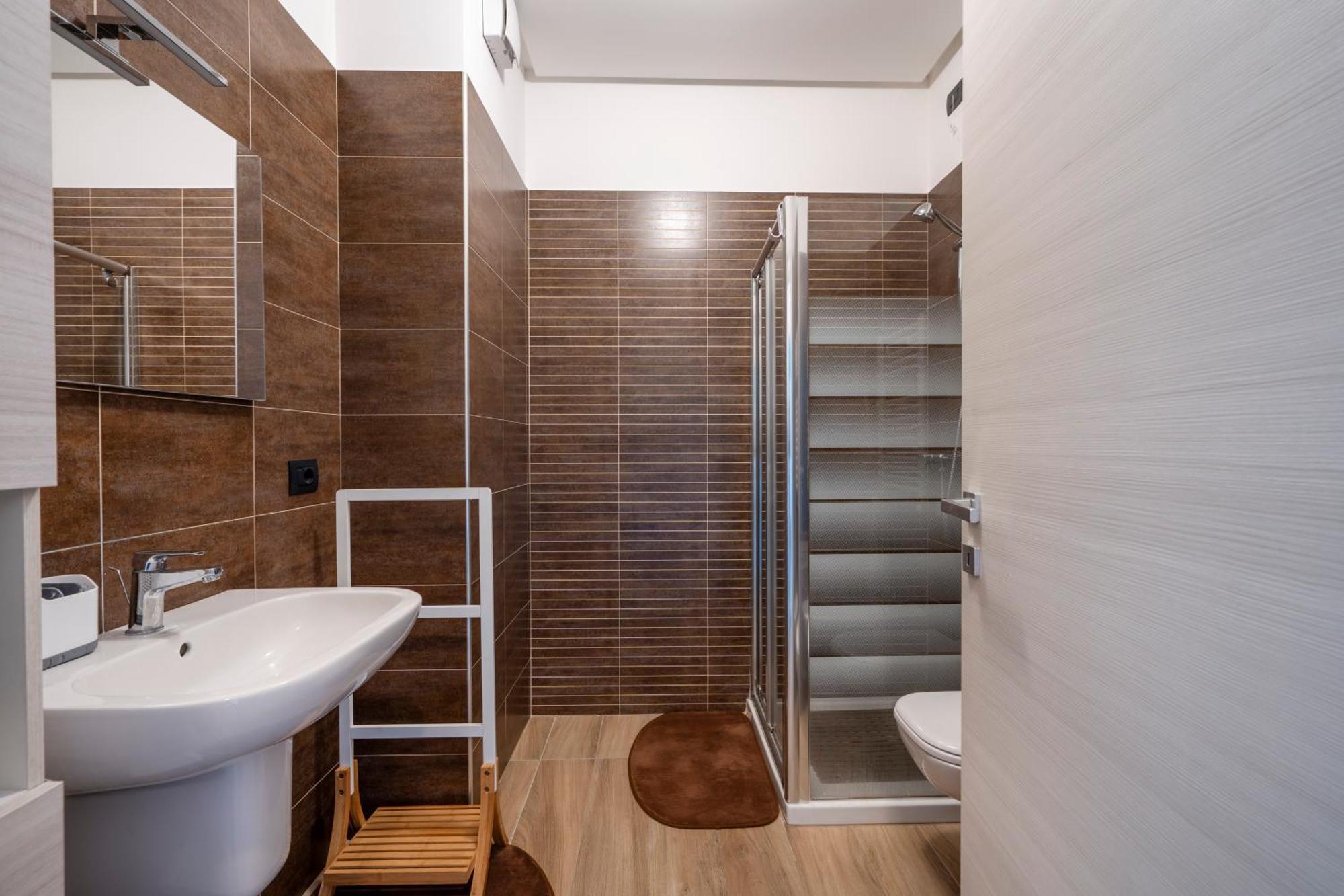 Kind Park - Sleek Apartment With Terrace & Parking Bari Exterior photo