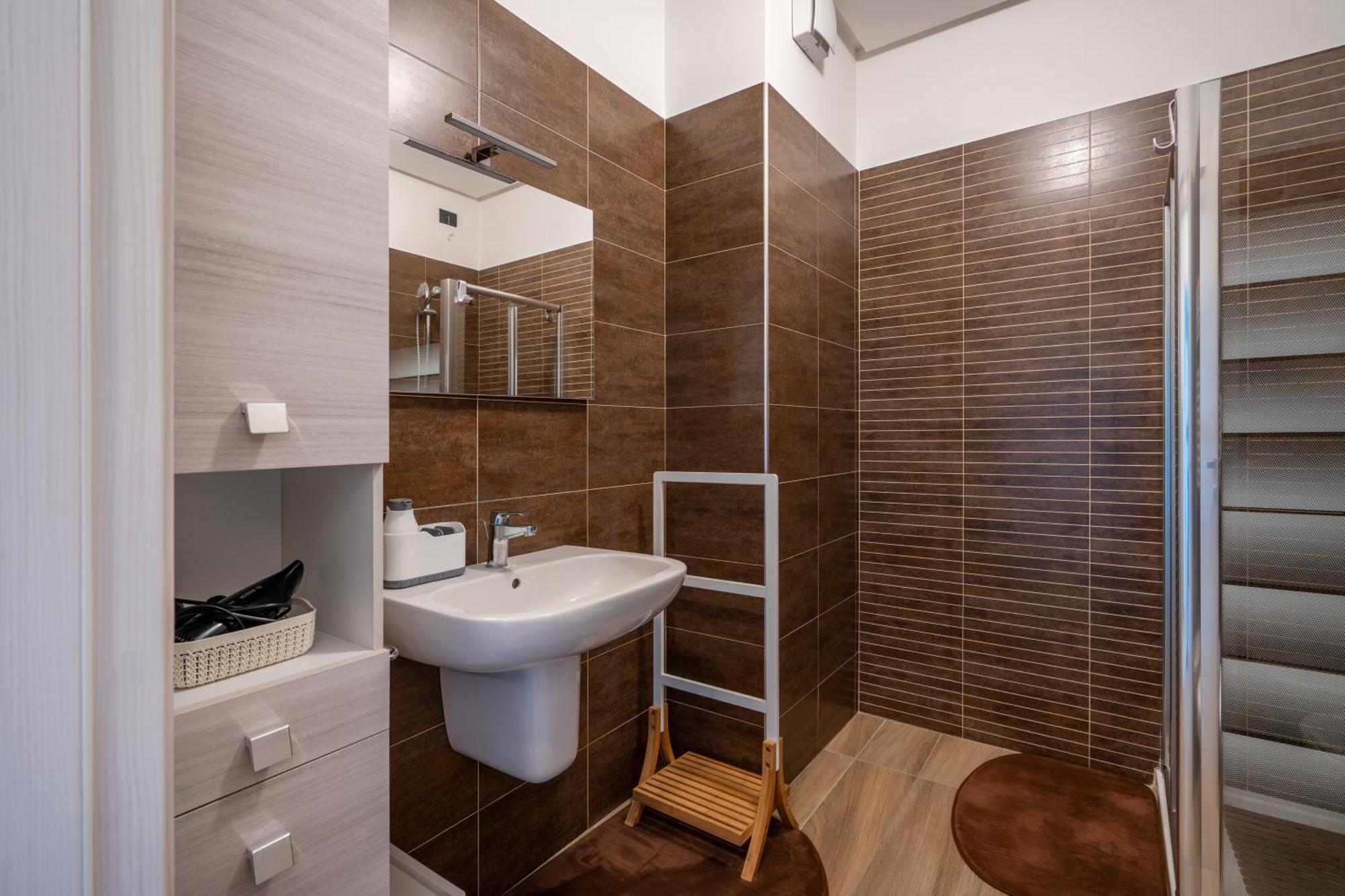 Kind Park - Sleek Apartment With Terrace & Parking Bari Exterior photo